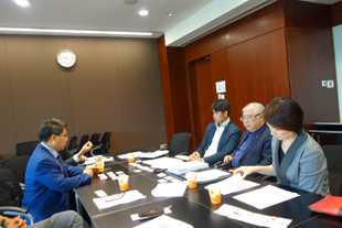 Meeting with the Legislative Council