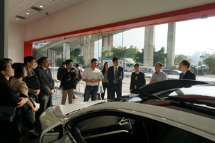 Visit of the Tesla Motors showroom