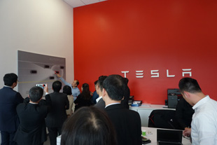 Visit of the Tesla Motors showroom